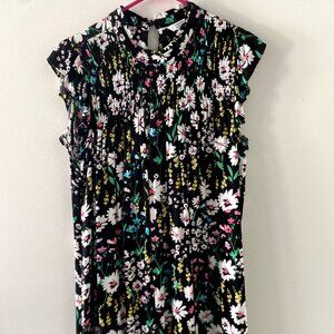 Floral spring mini dress with flutter sleeve size L